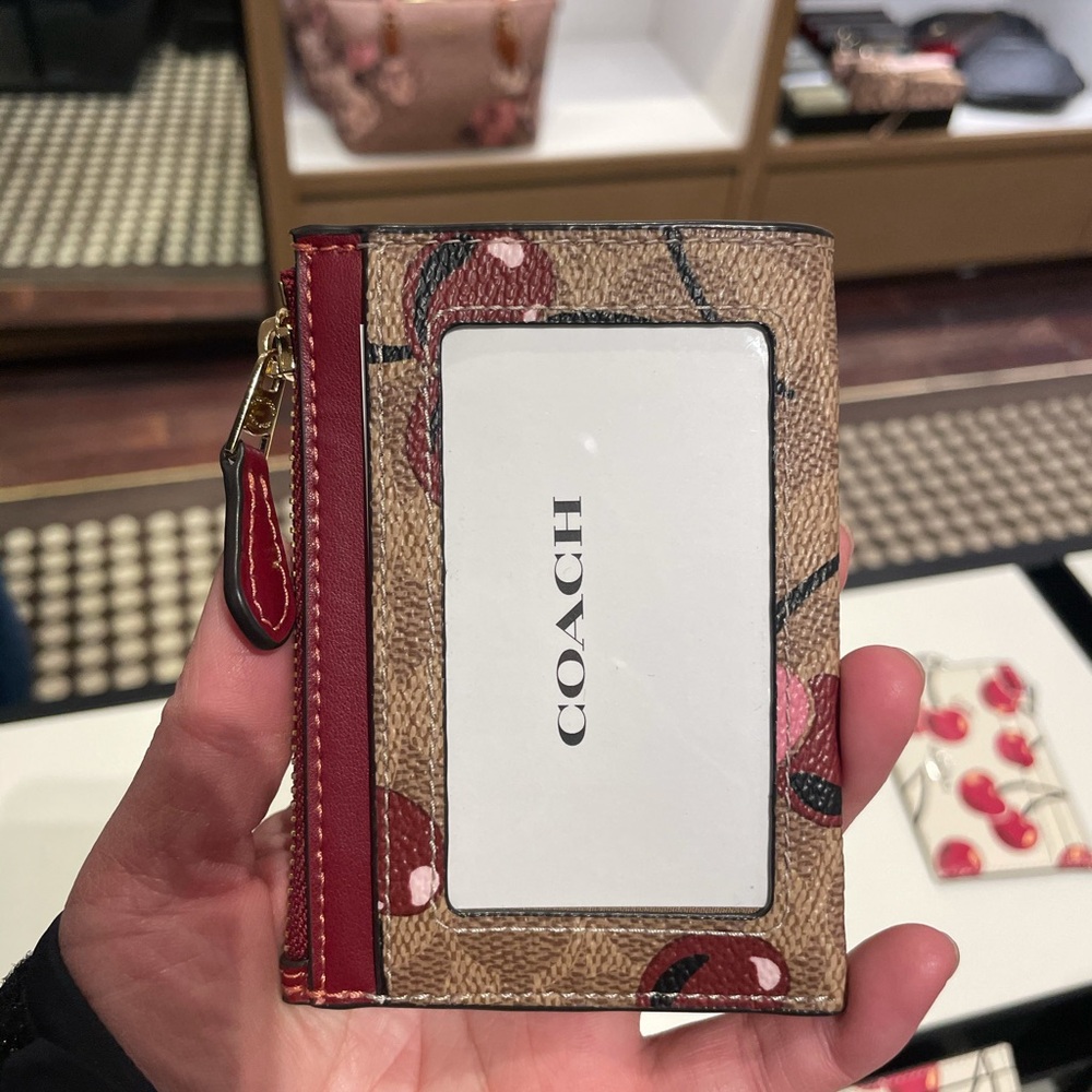 NWT!COACH MINI SKINNY ID CASE IN SIGNATURE WITH CHERRY PRINT(COACH CZ462) - Picture 2 of 4